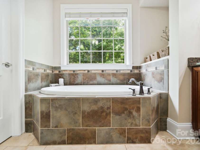 6795 Montgomery Road, Lake Wylie, SC 29710.  MLS# CAR4259476, YatesRealty ID 15103. 