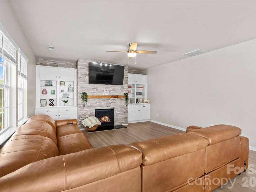 115 Outrigger Lane, Troutman, NC 28166.  MLS# CAR4355334, YatesRealty ID 15104. 