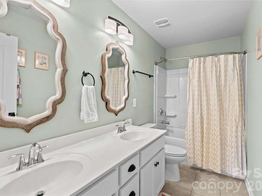 115 Outrigger Lane, Troutman, NC 28166.  MLS# CAR4355334, YatesRealty ID 15104. 