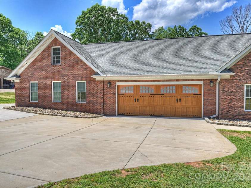 3009 Brooks Mill Lane, Wingate, NC 28174.  MLS# CAR4251422, YatesRealty ID 15104. 