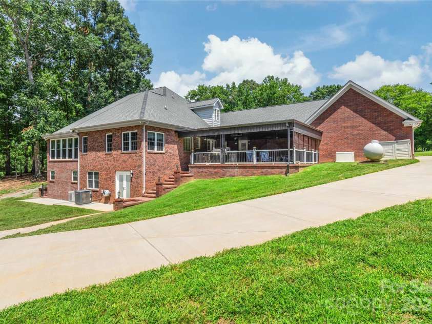 3009 Brooks Mill Lane, Wingate, NC 28174.  MLS# CAR4293288, YatesRealty ID 15104. Lovely home all the way around