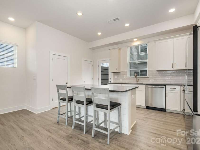 2021 Summey Avenue, Charlotte, NC 28205.  MLS# CAR4230647, YatesRealty ID 15105. 