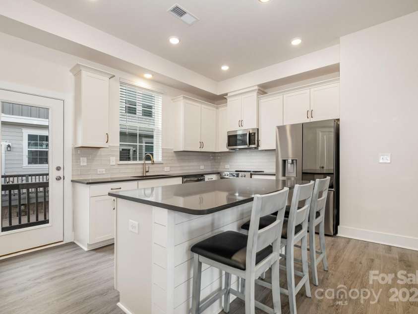 2021 Summey Avenue, Charlotte, NC 28205.  MLS# CAR4230647, YatesRealty ID 15105. 