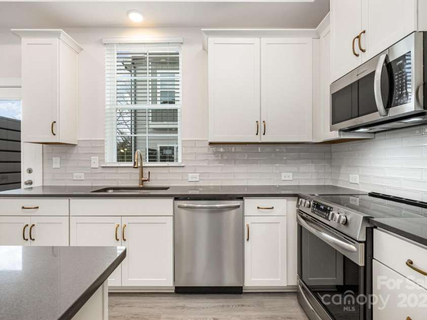 2021 Summey Avenue, Charlotte, NC 28205.  MLS# CAR4230647, YatesRealty ID 15105. 