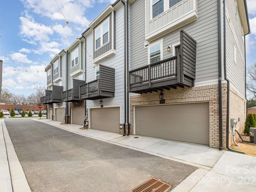 2021 Summey Avenue, Charlotte, NC 28205.  MLS# CAR4230647, YatesRealty ID 15105. 