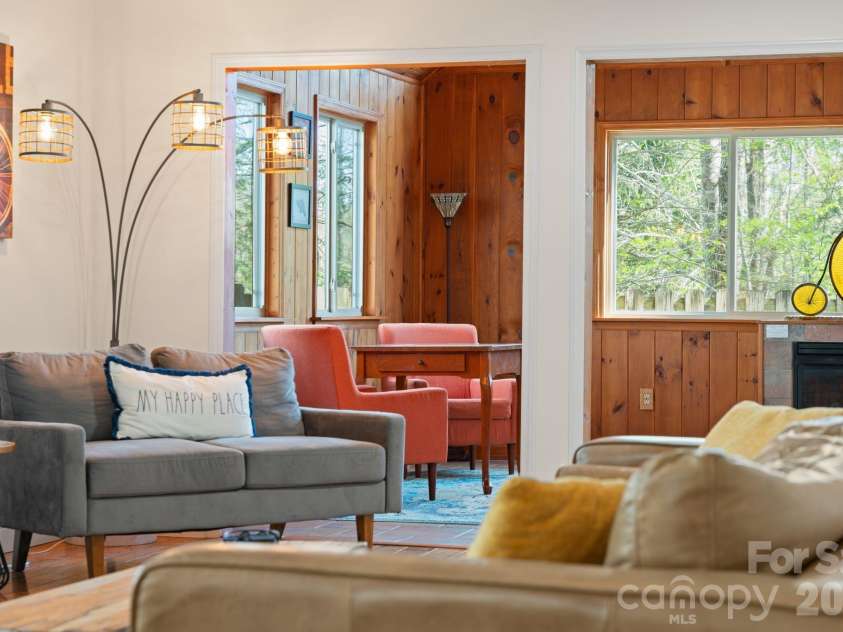363 Sequoyah Lane, Brevard, NC 28712.  MLS# CAR4370995, YatesRealty ID 15106. 