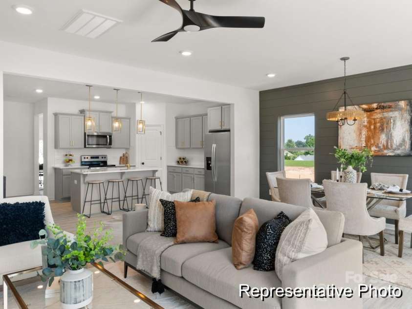 618 Station Street, Clover, SC 29710.  MLS# CAR4263694, YatesRealty ID 15107. 