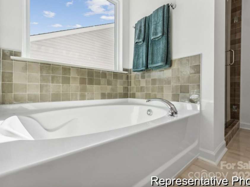 125 Tangle River Drive, Statesville, NC 28677.  MLS# CAR4263695, YatesRealty ID 15108. 