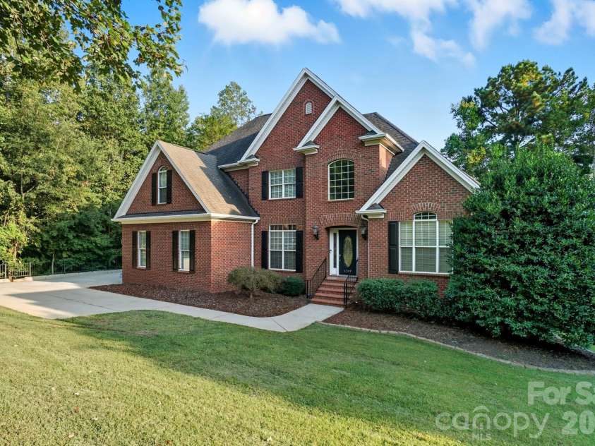 1209 Mossbank Place, Gastonia, NC 28056.  MLS# CAR4369493, YatesRealty ID 15109. 