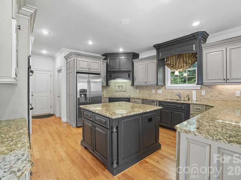 1209 Mossbank Place, Gastonia, NC 28056.  MLS# CAR4369493, YatesRealty ID 15109. 