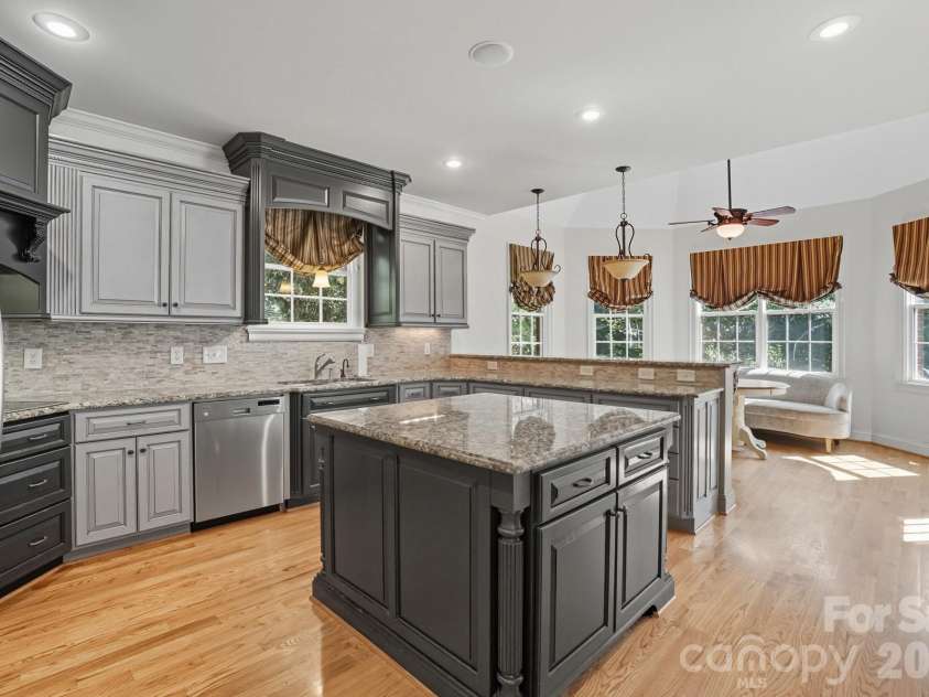 1209 Mossbank Place, Gastonia, NC 28056.  MLS# CAR4369493, YatesRealty ID 15109. 