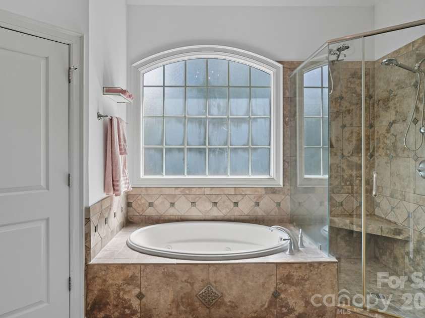 1209 Mossbank Place, Gastonia, NC 28056.  MLS# CAR4369493, YatesRealty ID 15109. 