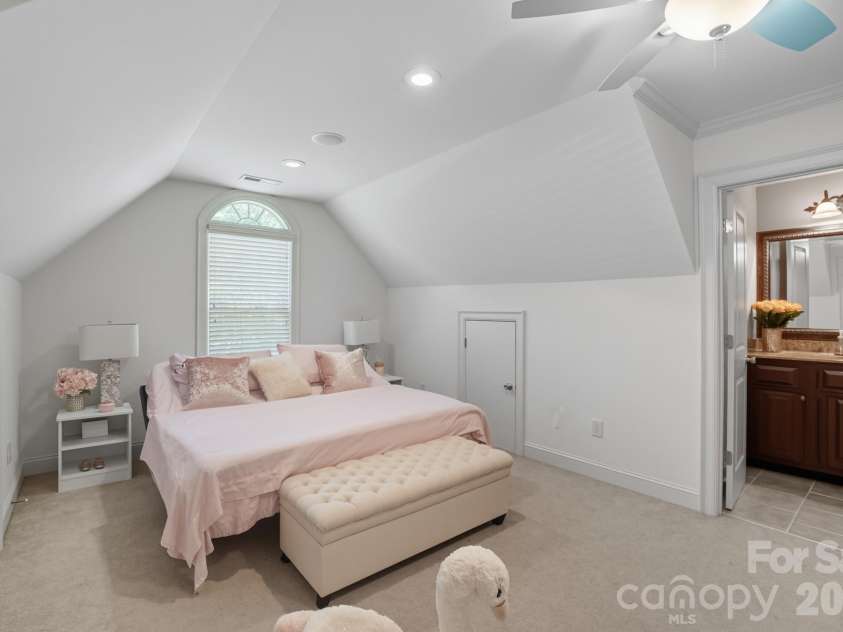 1209 Mossbank Place, Gastonia, NC 28056.  MLS# CAR4369493, YatesRealty ID 15109. 