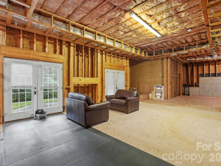 1209 Mossbank Place, Gastonia, NC 28056.  MLS# CAR4369493, YatesRealty ID 15109. 