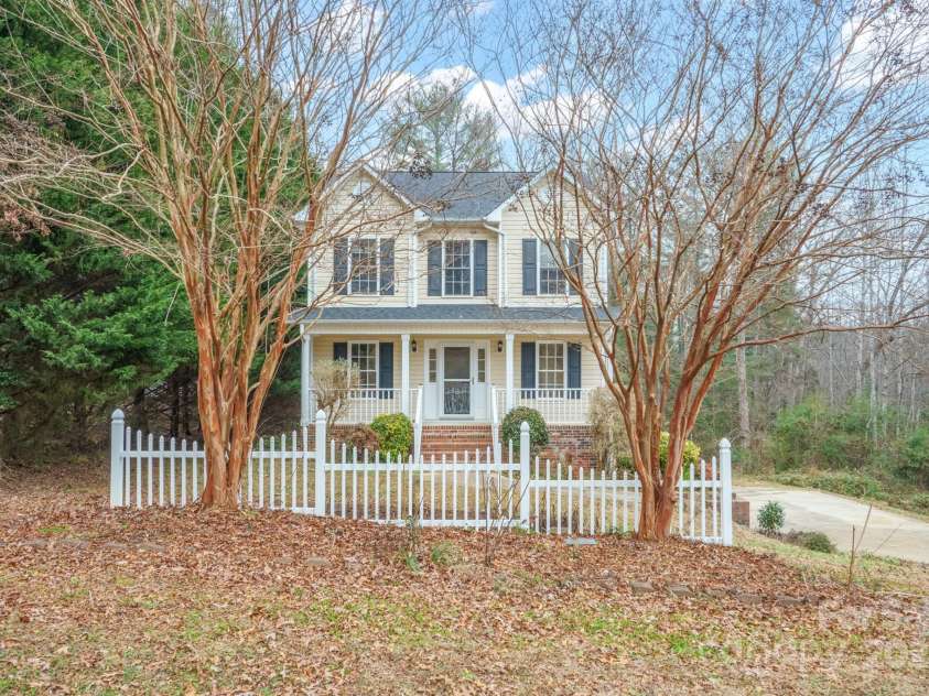 119 Heritage Creek Drive, Hickory, NC 28601.  MLS# CAR4209146, YatesRealty ID 1511. 