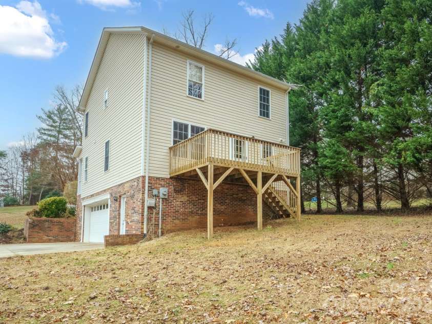 119 Heritage Creek Drive, Hickory, NC 28601.  MLS# CAR4209146, YatesRealty ID 1511. 