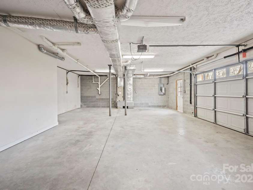 119 Heritage Creek Drive, Hickory, NC 28601.  MLS# CAR4209146, YatesRealty ID 1511. 