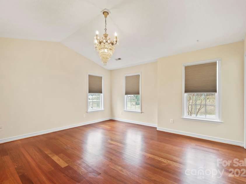 119 Heritage Creek Drive, Hickory, NC 28601.  MLS# CAR4209146, YatesRealty ID 1511. 