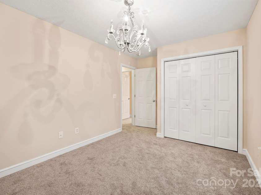 119 Heritage Creek Drive, Hickory, NC 28601.  MLS# CAR4209146, YatesRealty ID 1511. 