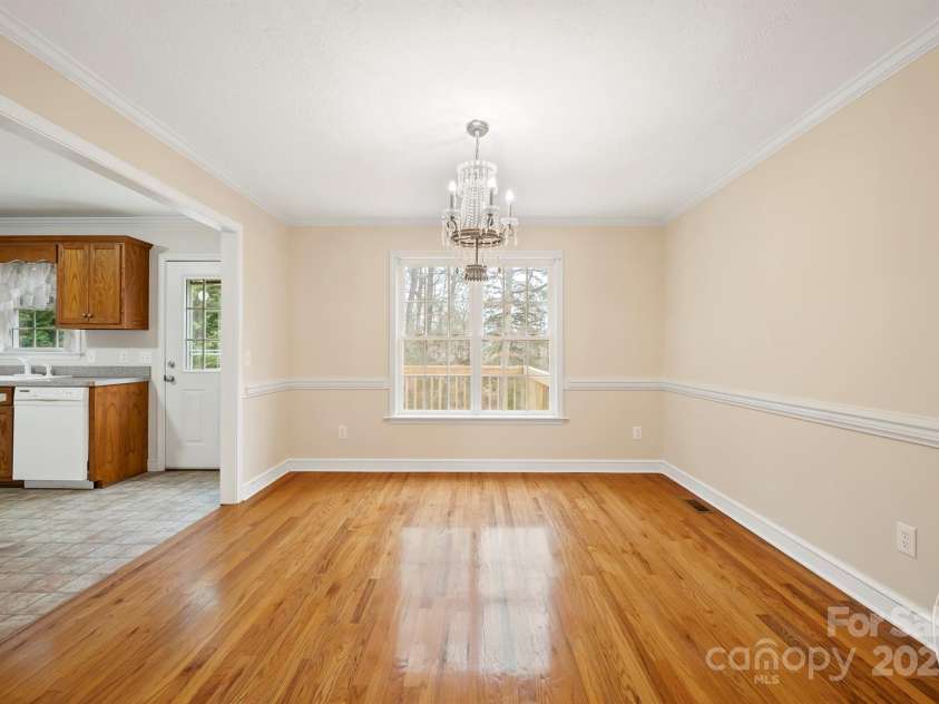 119 Heritage Creek Drive, Hickory, NC 28601.  MLS# CAR4209146, YatesRealty ID 1511. Dining room