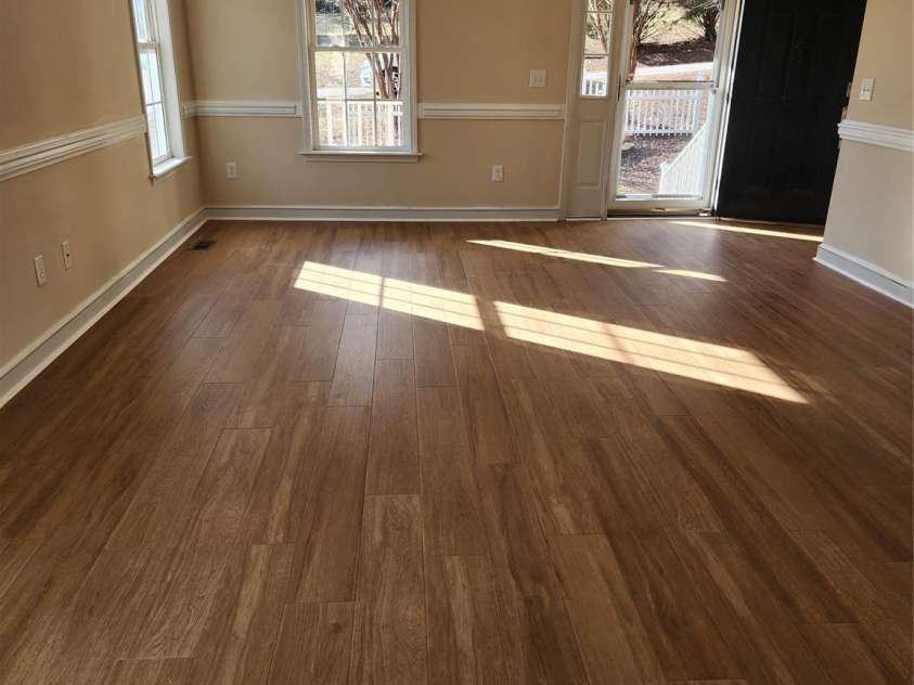 119 Heritage Creek Drive, Hickory, NC 28601.  MLS# CAR4209146, YatesRealty ID 1511. New Luxury plank flooring