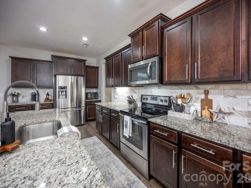 112 Jana Drive, Statesville, NC 28677.  MLS# CAR4363697, YatesRealty ID 15110. 