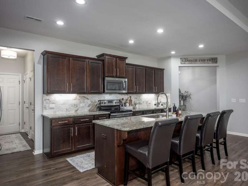 112 Jana Drive, Statesville, NC 28677.  MLS# CAR4363697, YatesRealty ID 15110. 