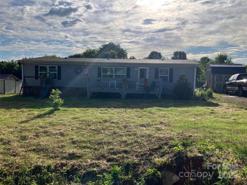 3610 Cameo Lane, Lenoir, NC 28645.  MLS# CAR4263506, YatesRealty ID 15110. 