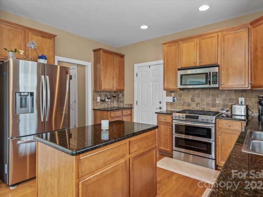 108 Planters Drive, Statesville, NC 28677.  MLS# CAR4263719, YatesRealty ID 15111. 