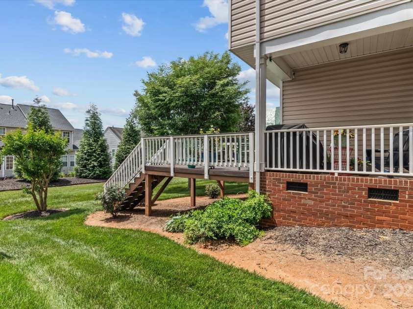 108 Planters Drive, Statesville, NC 28677.  MLS# CAR4263719, YatesRealty ID 15111. 