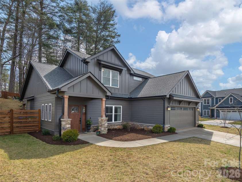 201 Weybridge Drive, Arden, NC 28704.  MLS# CAR4359287, YatesRealty ID 15111. 