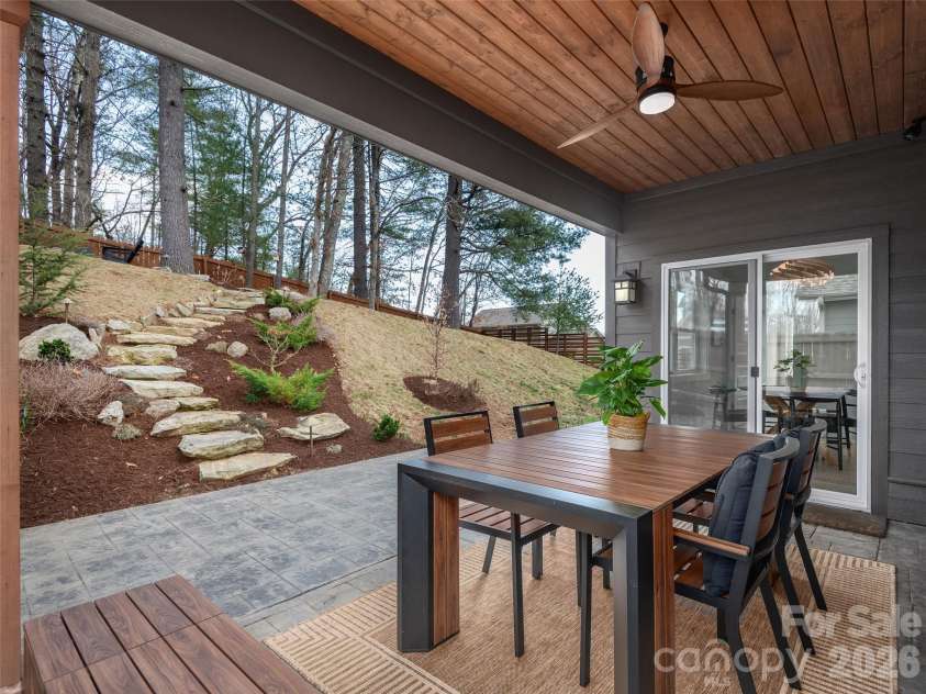 201 Weybridge Drive, Arden, NC 28704.  MLS# CAR4359287, YatesRealty ID 15111. 