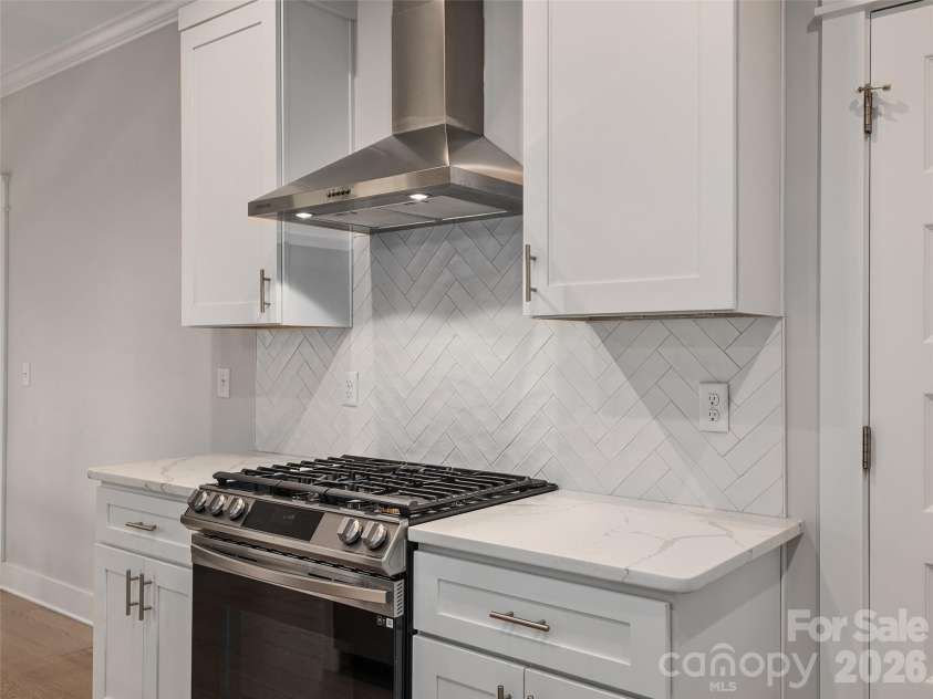 201 Weybridge Drive, Arden, NC 28704.  MLS# CAR4359287, YatesRealty ID 15111. 