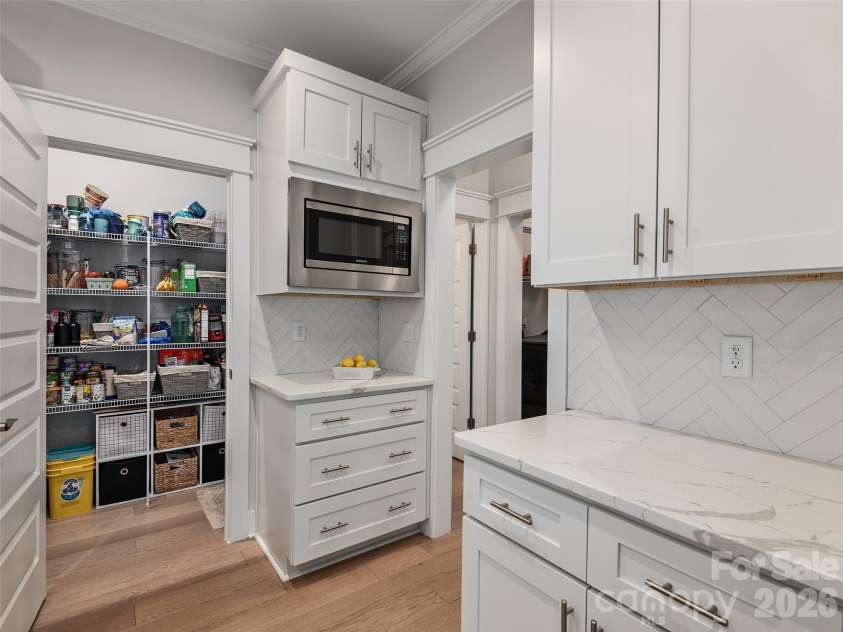 201 Weybridge Drive, Arden, NC 28704.  MLS# CAR4359287, YatesRealty ID 15111. 
