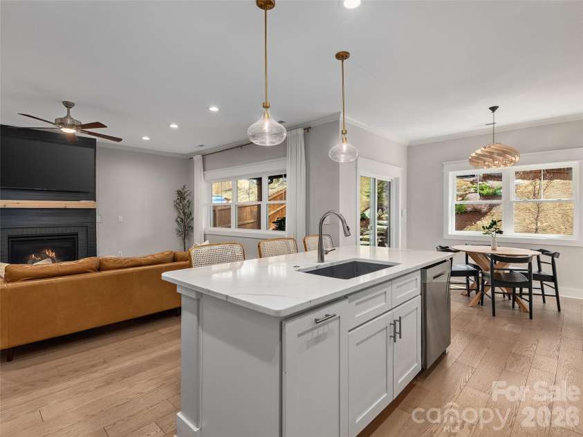 201 Weybridge Drive, Arden, NC 28704.  MLS# CAR4359287, YatesRealty ID 15111. 