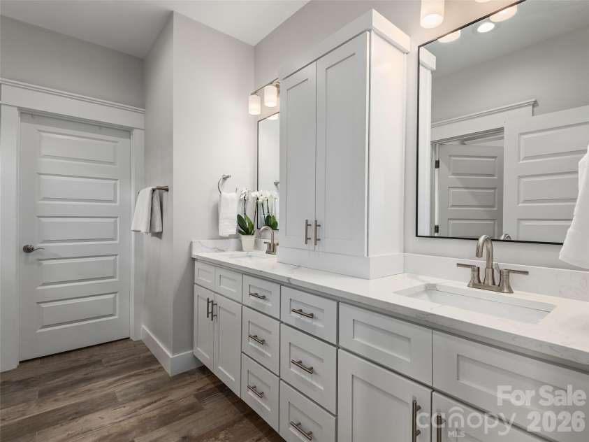 201 Weybridge Drive, Arden, NC 28704.  MLS# CAR4359287, YatesRealty ID 15111. 