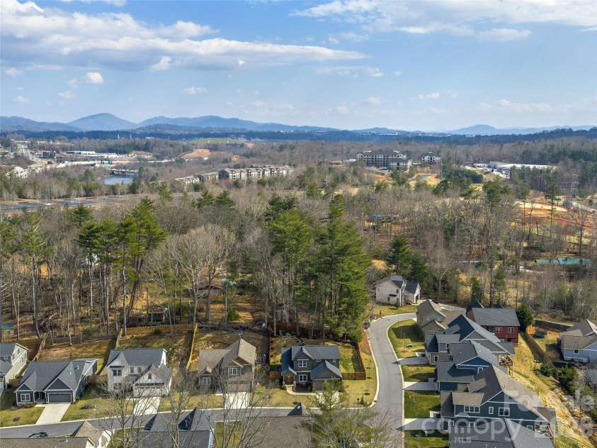 201 Weybridge Drive, Arden, NC 28704.  MLS# CAR4359287, YatesRealty ID 15111. 