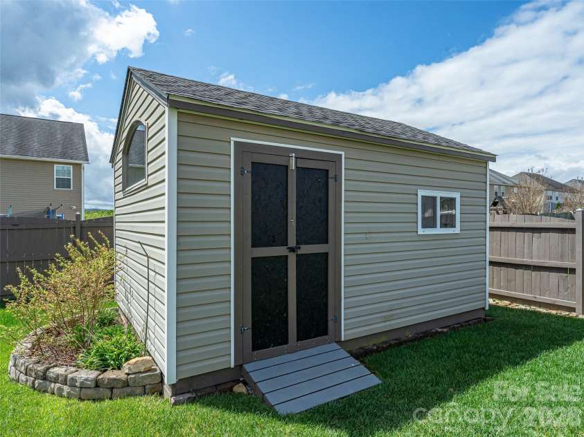 222 Haw River Road, Fletcher, NC 28732.  MLS# CAR4367709, YatesRealty ID 15112. 