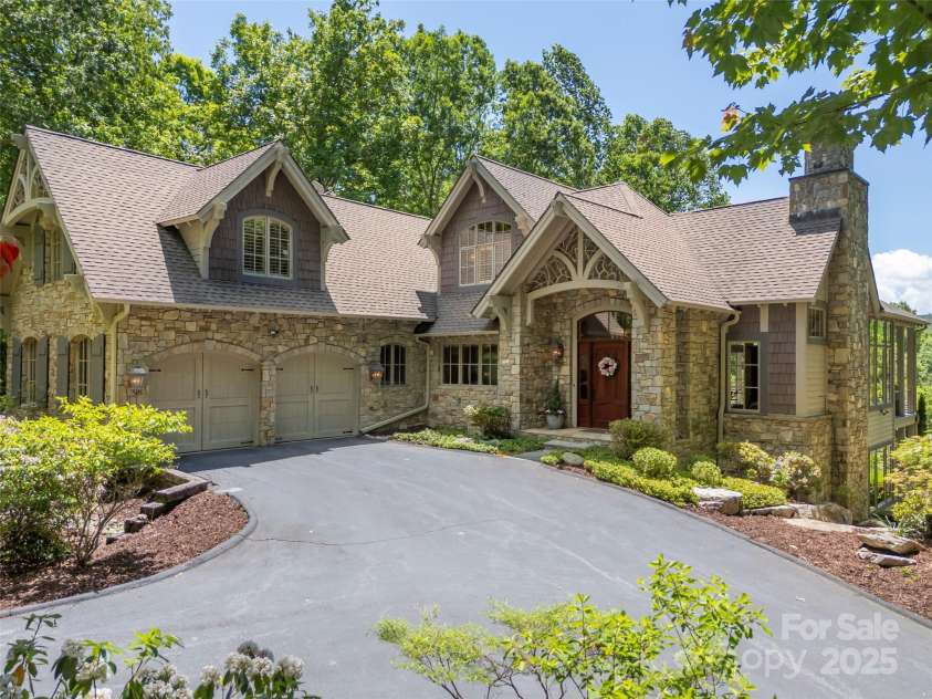 296 Cedar Rock Trail, Hendersonville, NC 28739.  MLS# CAR4263247, YatesRealty ID 15112. 