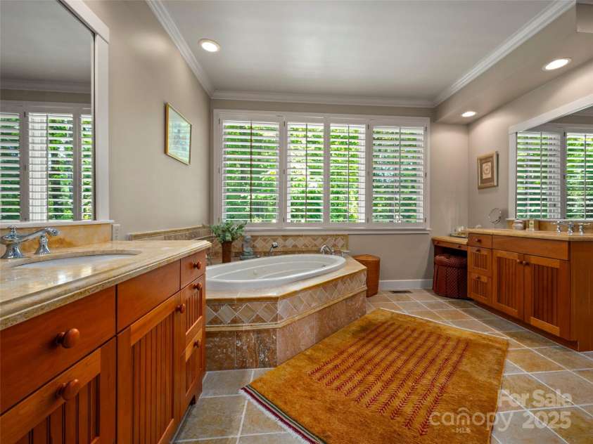 296 Cedar Rock Trail, Hendersonville, NC 28739.  MLS# CAR4263247, YatesRealty ID 15112. 