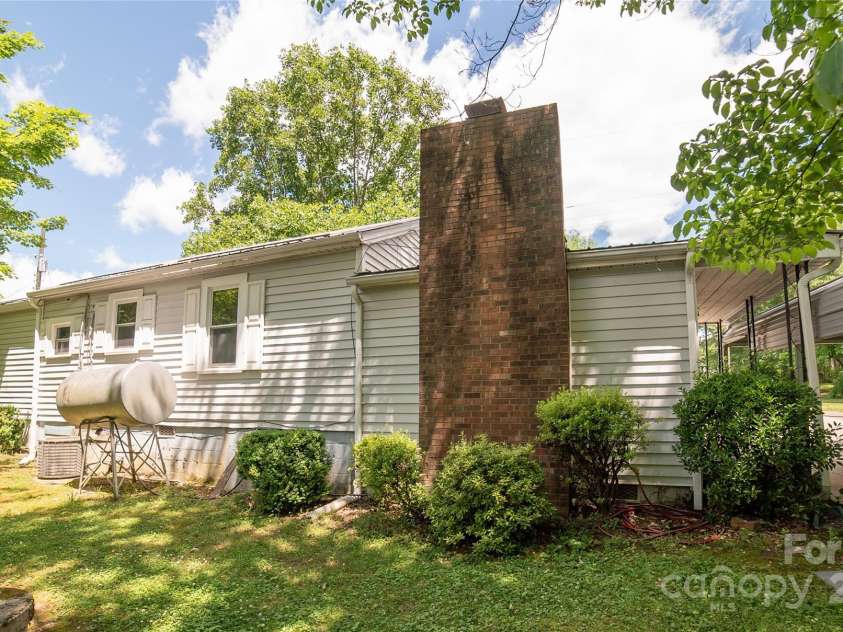 1463 Land Street, Lenoir, NC 28645.  MLS# CAR4258527, YatesRealty ID 15113. 