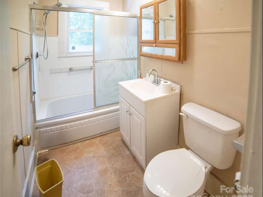 1463 Land Street, Lenoir, NC 28645.  MLS# CAR4258527, YatesRealty ID 15113. 