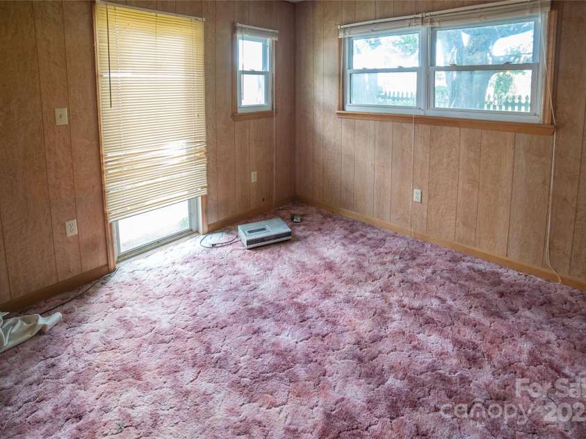 1463 Land Street, Lenoir, NC 28645.  MLS# CAR4258527, YatesRealty ID 15113. 