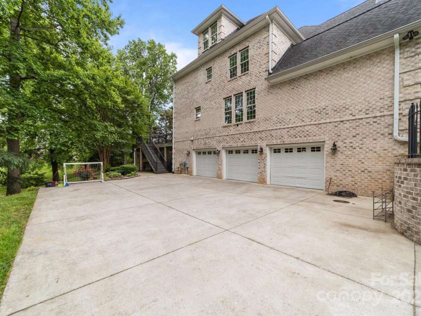 196 Arnold Palmer Drive, Advance, NC 27006.  MLS# CAR4263557, YatesRealty ID 15113. 