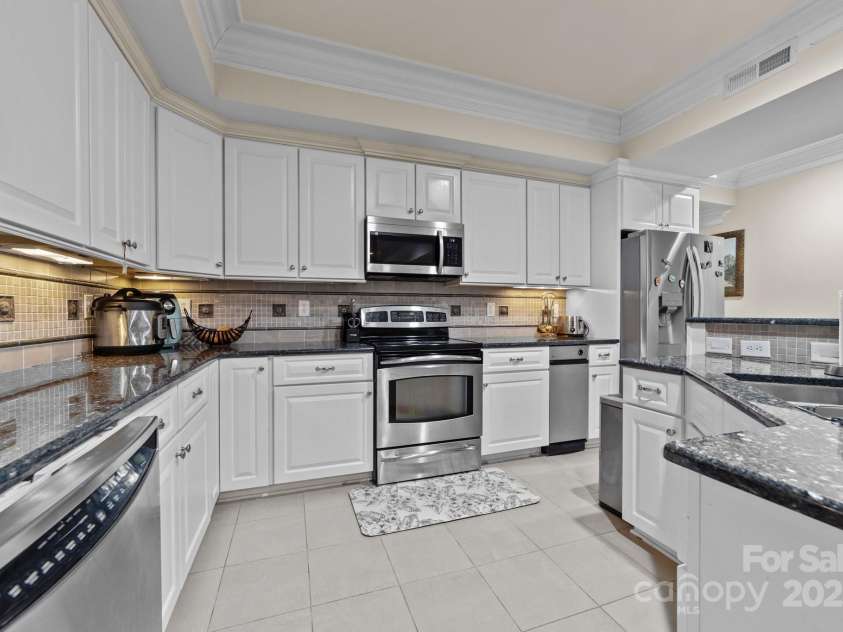 196 Arnold Palmer Drive, Advance, NC 27006.  MLS# CAR4263557, YatesRealty ID 15113. 