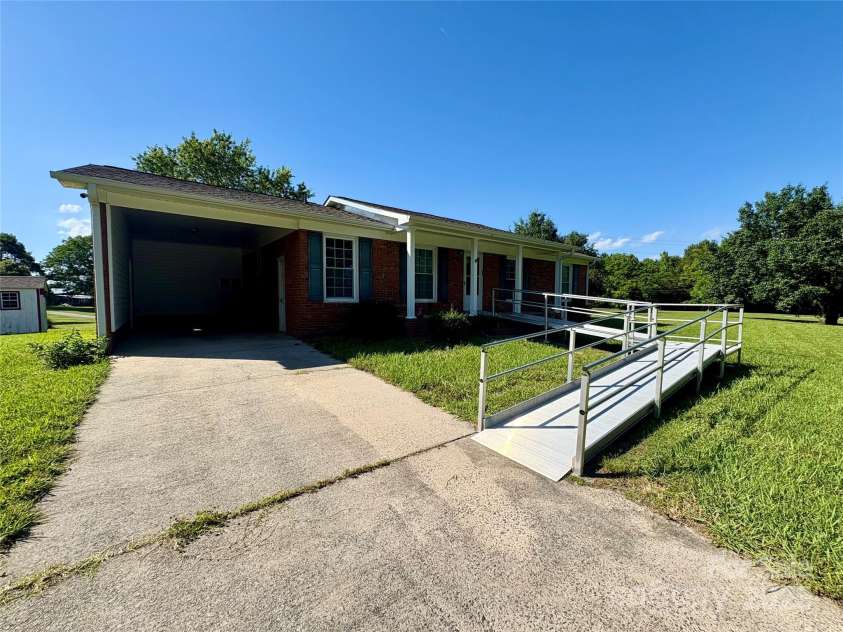 5420 Harkey Road, Waxhaw, NC 28173.  MLS# CAR4263783, YatesRealty ID 15116. 