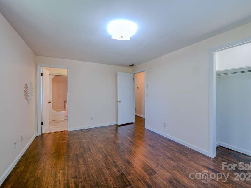 280 Fletcher View Drive, Fletcher, NC 28732.  MLS# CAR4244511, YatesRealty ID 15118. 