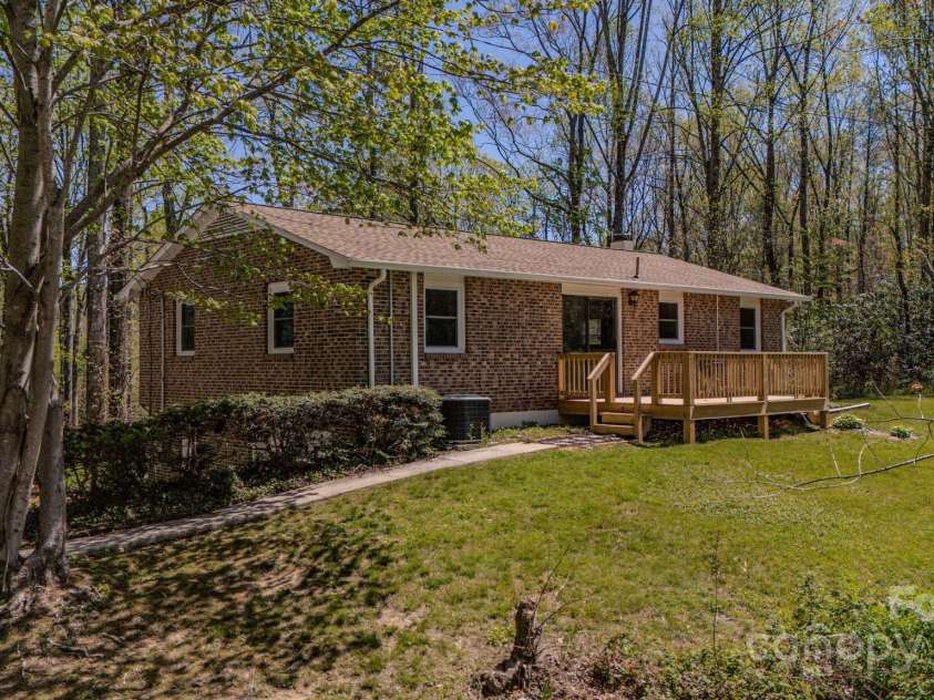 280 Fletcher View Drive, Fletcher, NC 28732.  MLS# CAR4244511, YatesRealty ID 15118. 