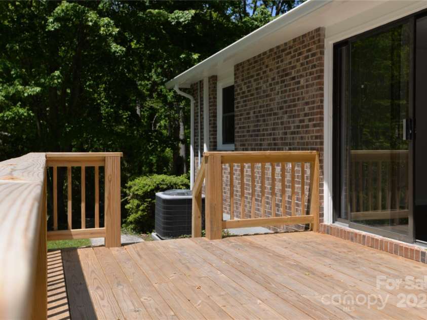 280 Fletcher View Drive, Fletcher, NC 28732.  MLS# CAR4244511, YatesRealty ID 15118. 