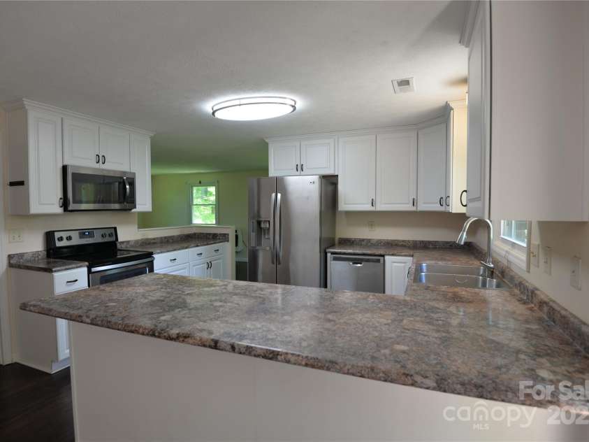 280 Fletcher View Drive, Fletcher, NC 28732.  MLS# CAR4244511, YatesRealty ID 15118. 